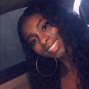 Meet your Posher, Aynna